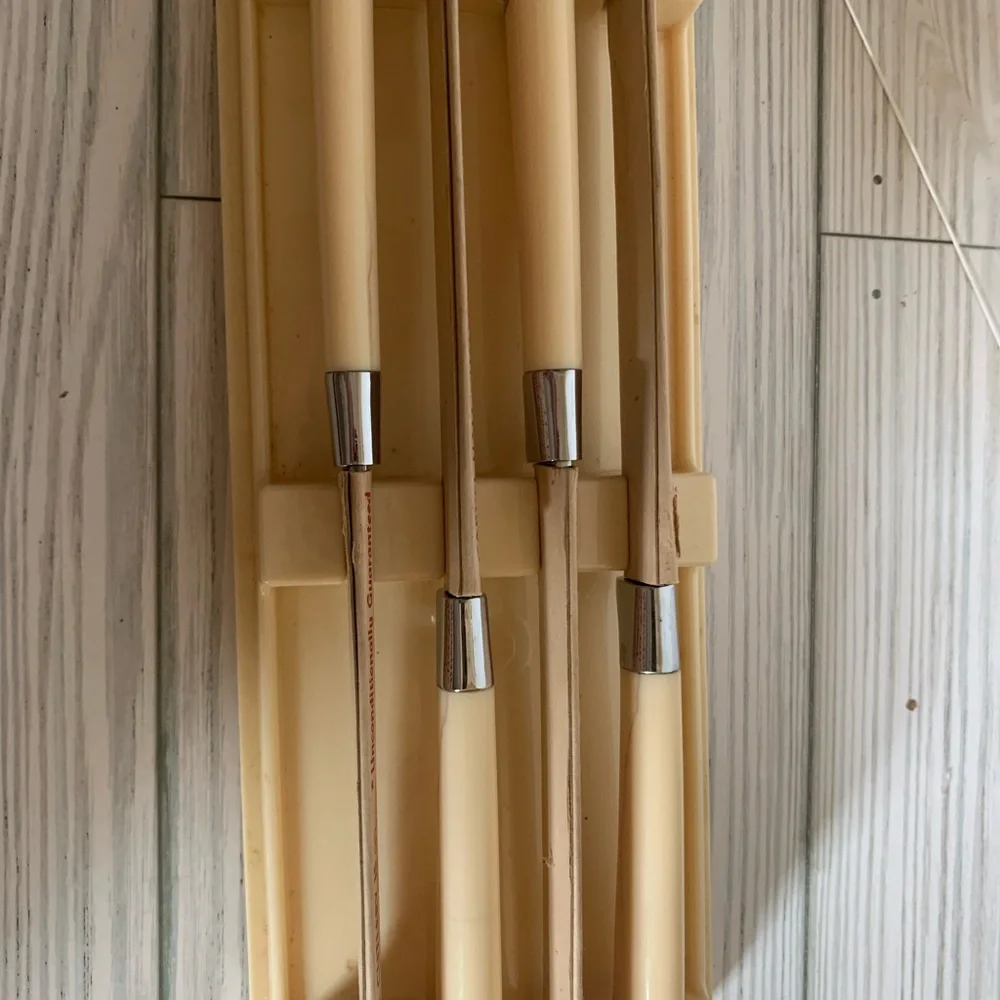Carvel Hall Fine Cutlery Knife Set - Cream Handles